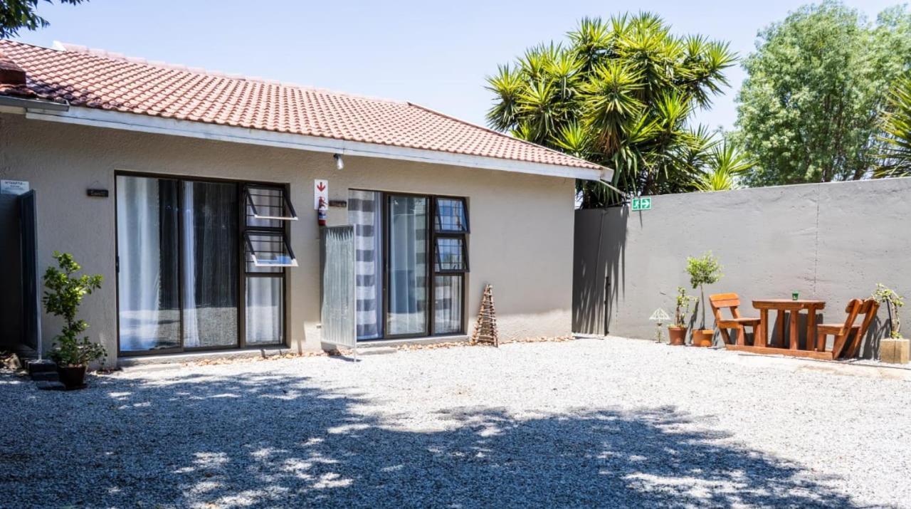 Mykhaya-Your Home Away From Home Kempton Park Exterior foto