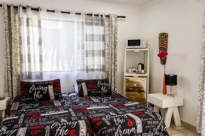 Mykhaya-Your Home Away From Home Kempton Park Exterior foto