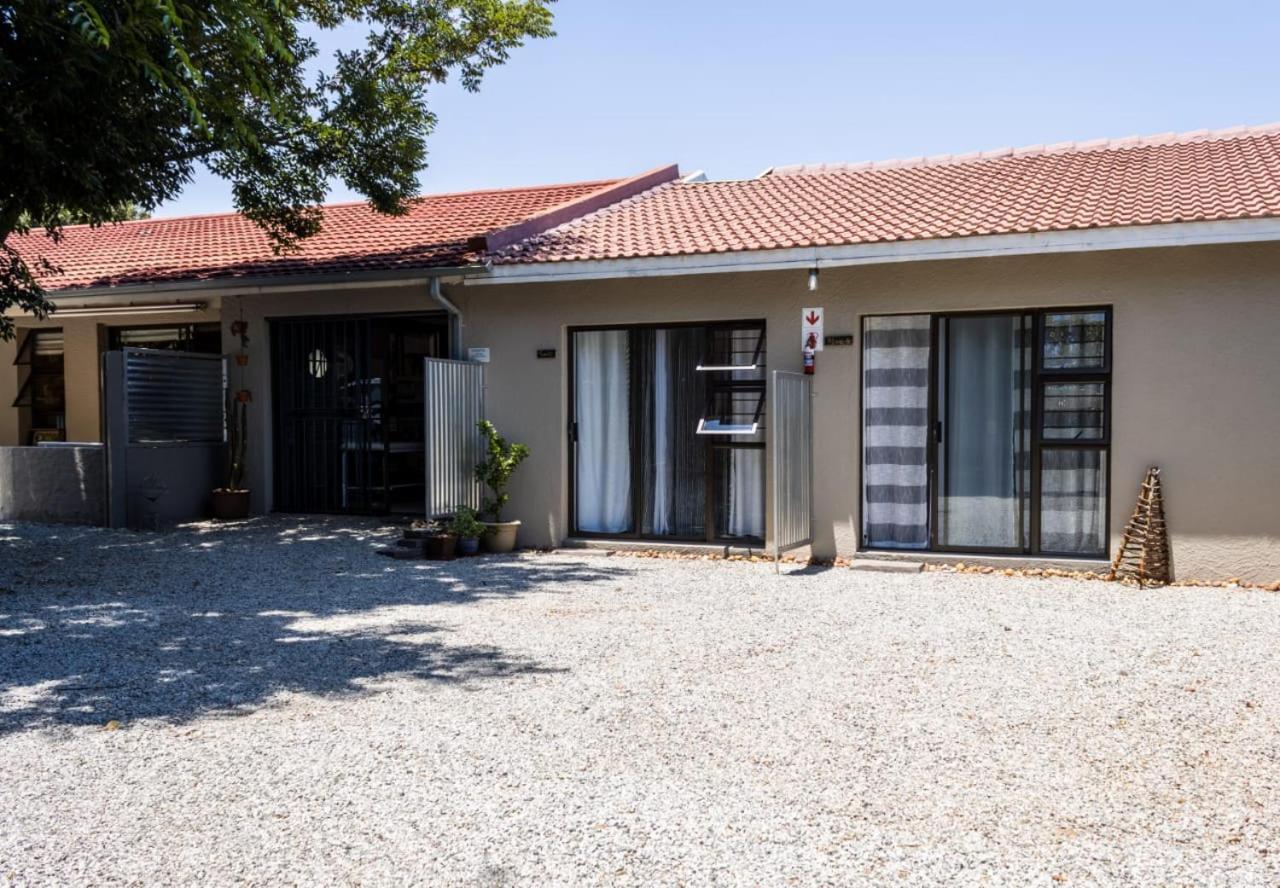 Mykhaya-Your Home Away From Home Kempton Park Exterior foto